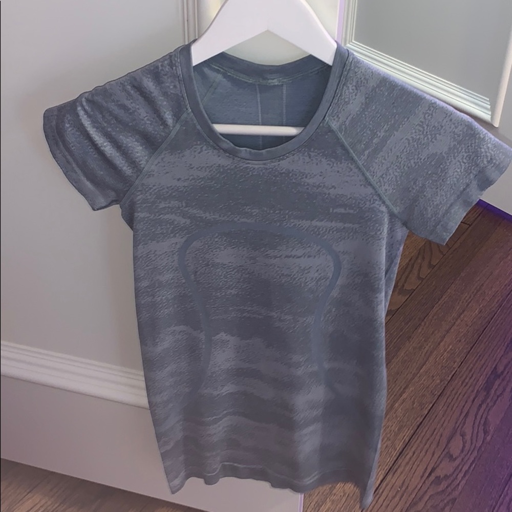Lulu lemon shirt